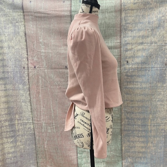 - Good used condition Woman’s Mi Ami top. Size small. - Picture 5 of 15